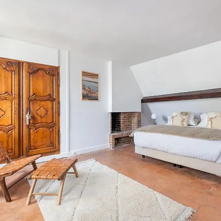 Apartment Renaissance